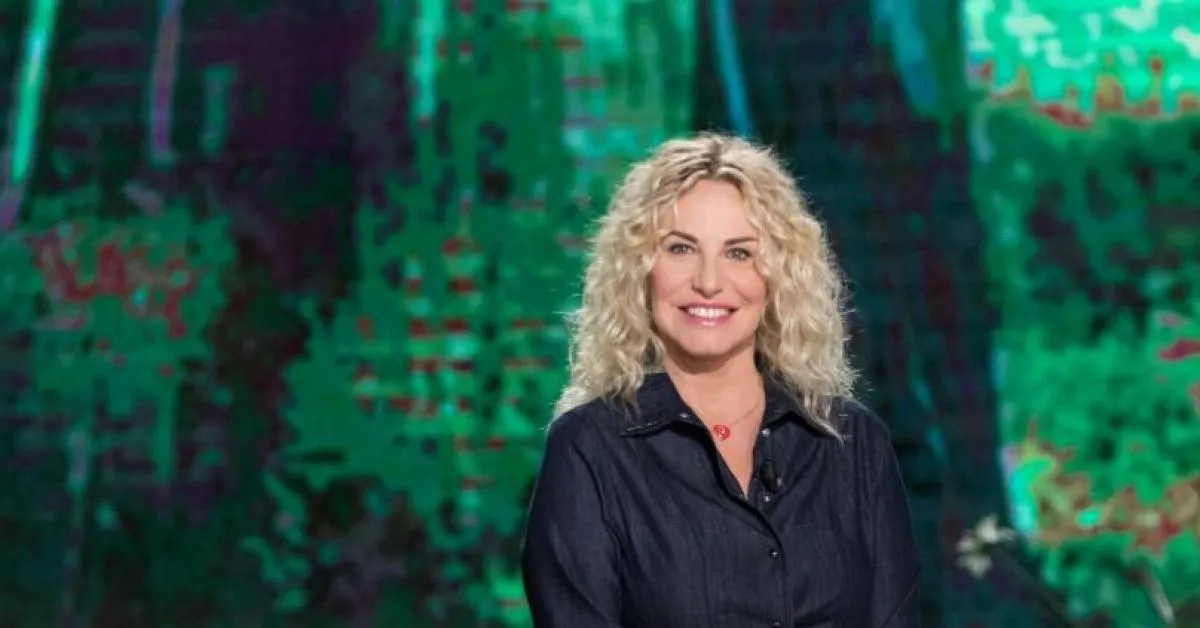 antonella clerici e la nuova voglia di libert224 con vittorio garrone il desiderio di acquistare un van dopo l8217estate in normandia da Ilgiornaleditalia.it antonella clerici e la nuova voglia di libert224 con vittorio garrone il desiderio di acquistare un van dopo l8217estate in normandia