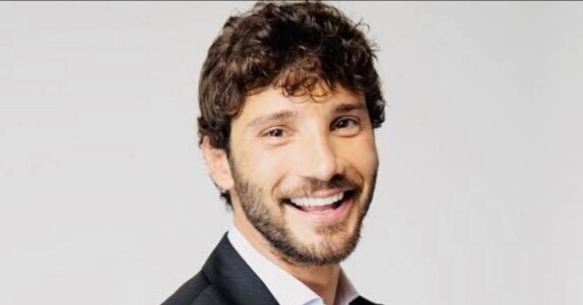 stefano de martino racconta il viaggio negli usa con santiago mentre prepara il festival di sanremo 2027 e il ritorno di affari tuoi
