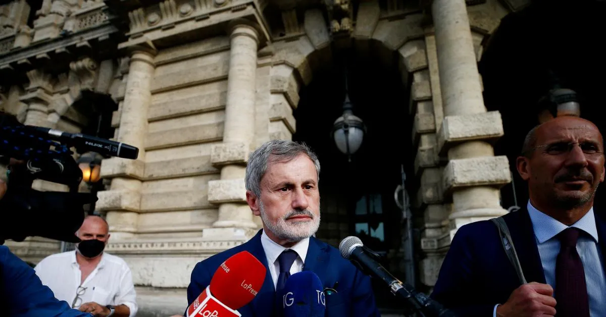 proteste 30 ottobre contro riarmo e caro vita la denuncia di alemanno a roma accerchiato e minacciato da 400 manifestanti da Ilgiornaleditalia.it proteste 30 ottobre contro riarmo e caro vita la denuncia di alemanno a roma accerchiato e minacciato da 400 manifestanti