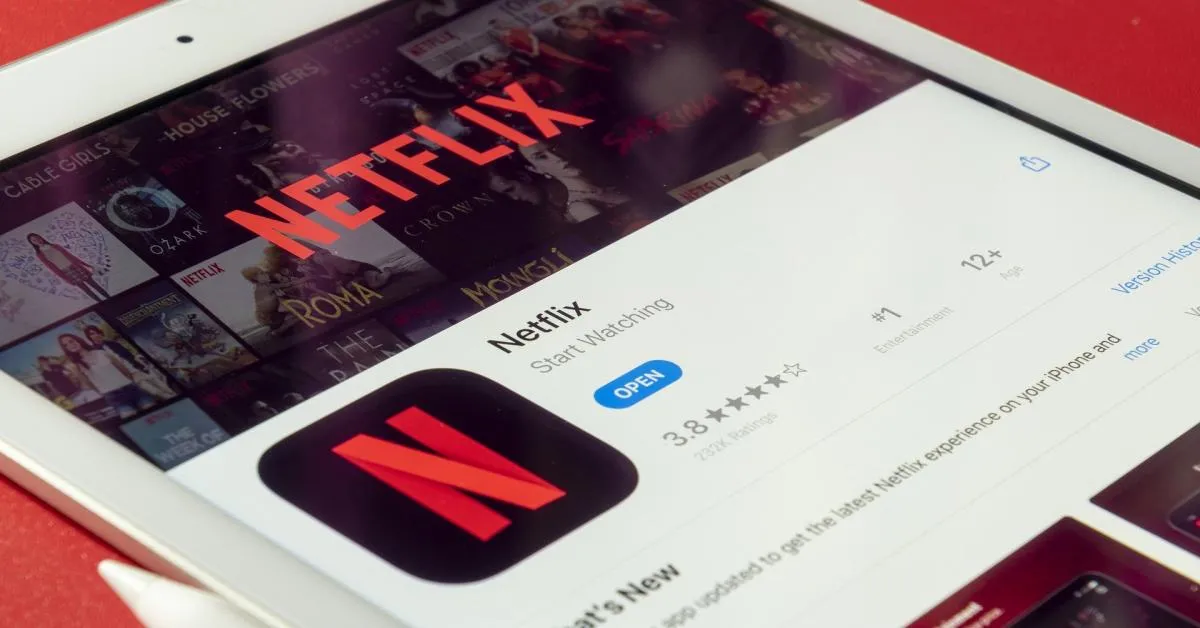 netflix crolla in borsa 42 in un anno avanza youtube cala l audience e il modello dello streaming scricchiola da Ilgiornaleditalia.it netflix crolla in borsa 42 in un anno avanza youtube cala l audience e il modello dello streaming scricchiola