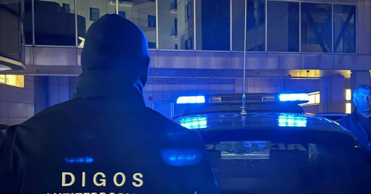 Ragusa, minorenne in comunità per terrorismo: propaganda Isis su TikTok e manuali per costruire ordigni nel cellulare