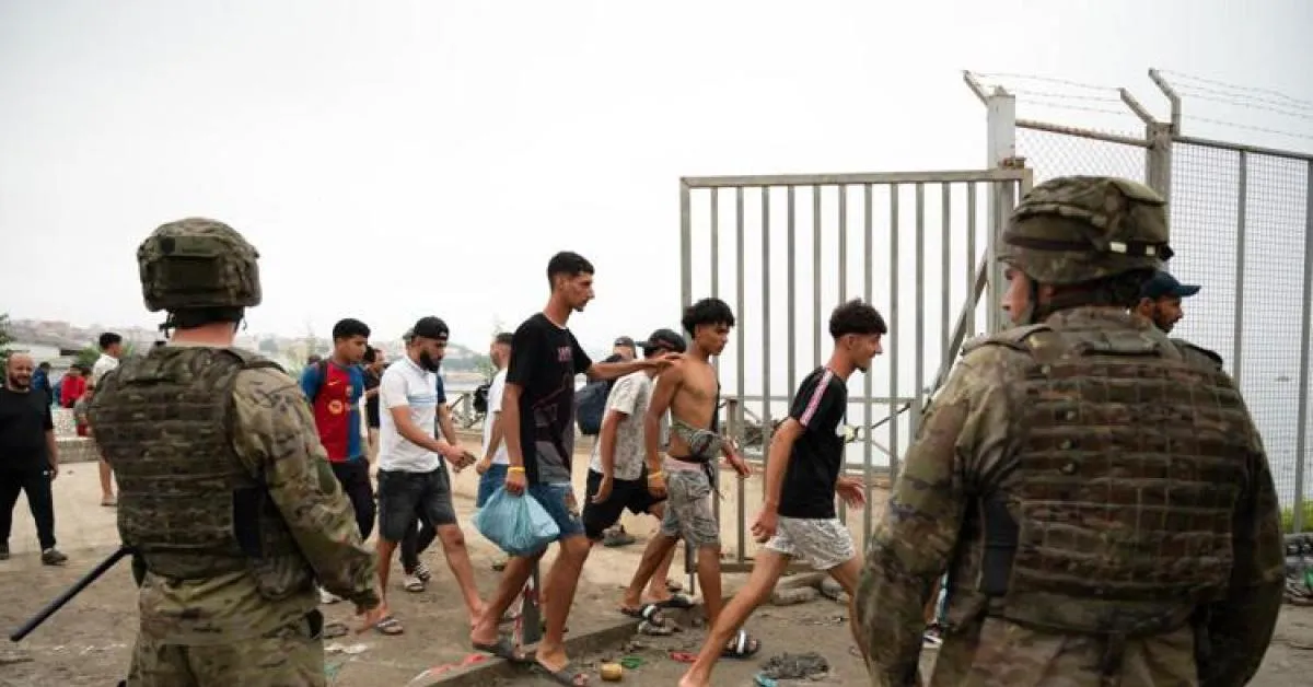 a ceuta il confine europeo 232 caduto prima sugli smartphone una falsa frontiera aperta ha mobilitato 72 mila persone in poche ore da Ilgiornaleditalia.it a ceuta il confine europeo 232 caduto prima sugli smartphone una falsa frontiera aperta ha mobilitato 72 mila persone in poche ore