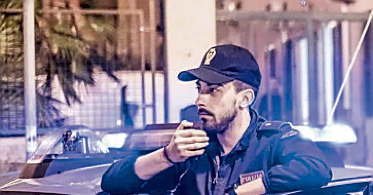 imperia sesso sulla scogliera davanti a centinaia di persone che prendevano il sole in spiaggia interviene la polizia da Ilgiornaleditalia.it imperia sesso sulla scogliera davanti a centinaia di persone che prendevano il sole in spiaggia interviene la polizia