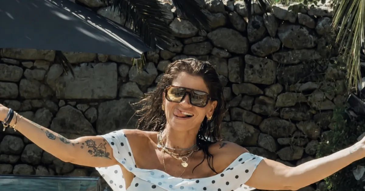 alessandra amoroso estate da mamma bis di energia a 40 anni mostra forma smagliante e allenamento costante