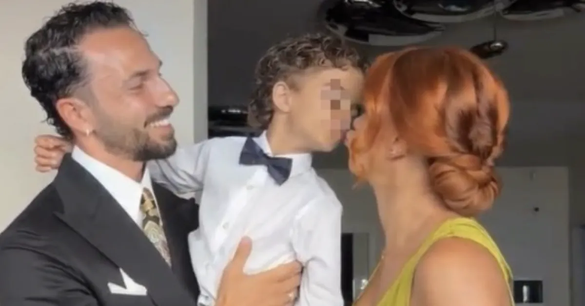 alessandra tripoli con il pancione alle nozze del fratello giuseppe la ballerina si mostra raggiante in un abito lungo verde oliva da Ilgiornaleditalia.it alessandra tripoli con il pancione alle nozze del fratello giuseppe la ballerina si mostra raggiante in un abito lungo verde oliva