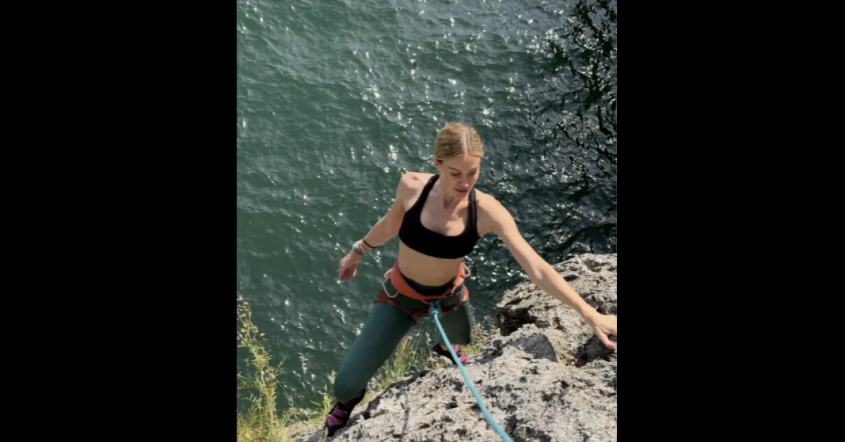 taylor mega mette alla prova il coraggio con la sua prima arrampicata su roccia emozione bellissima ma un po8217 faticosetta da Ilgiornaleditalia.it taylor mega mette alla prova il coraggio con la sua prima arrampicata su roccia emozione bellissima ma un po8217 faticosetta