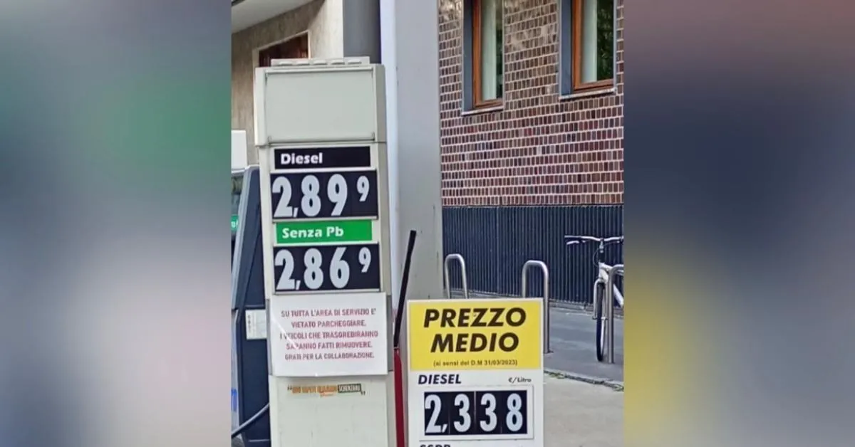 milano diesel a 2898364 al litro in via correggio nell ultima settimana media di 2288364 al litro in italia mai cos236 alto dal 2005 da Ilgiornaleditalia.it milano diesel a 2898364 al litro in via correggio nell ultima settimana media di 2288364 al litro in italia mai cos236 alto dal 2005