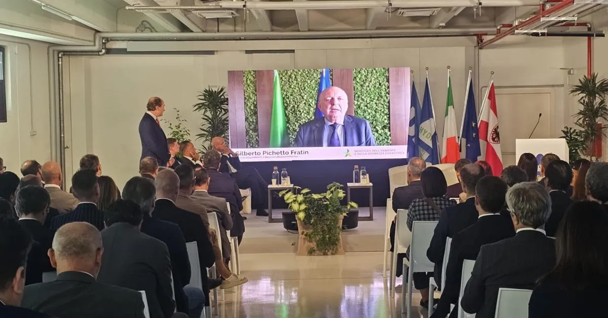 idrogeno ministro pichetto fratin la sfida della transizione si vince unendo ricerca industria e territorio da Ilgiornaleditalia.it idrogeno ministro pichetto fratin la sfida della transizione si vince unendo ricerca industria e territorio