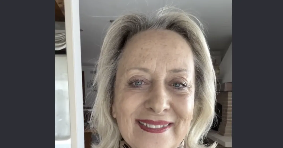 carolyn smith torna a ballando con le stelle mentre prosegue le cure contro il cancro il suo appello contro i falsi guru online