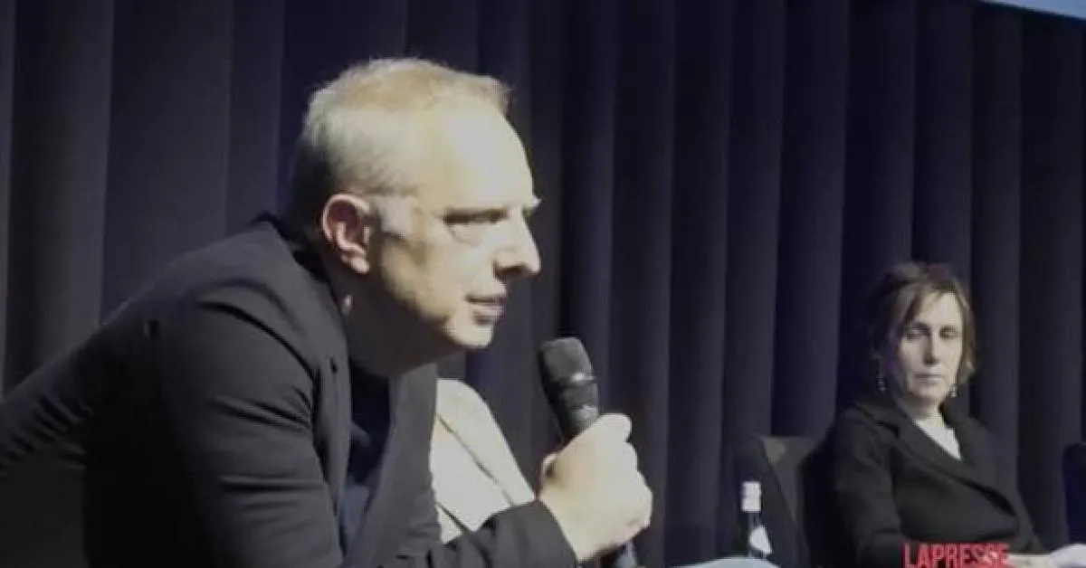 in dialogo con augias antonio scurati difende l europeismo e sferza i sovranisti la solita propaganda a tambur battente da Ilgiornaleditalia.it in dialogo con augias antonio scurati difende l europeismo e sferza i sovranisti la solita propaganda a tambur battente