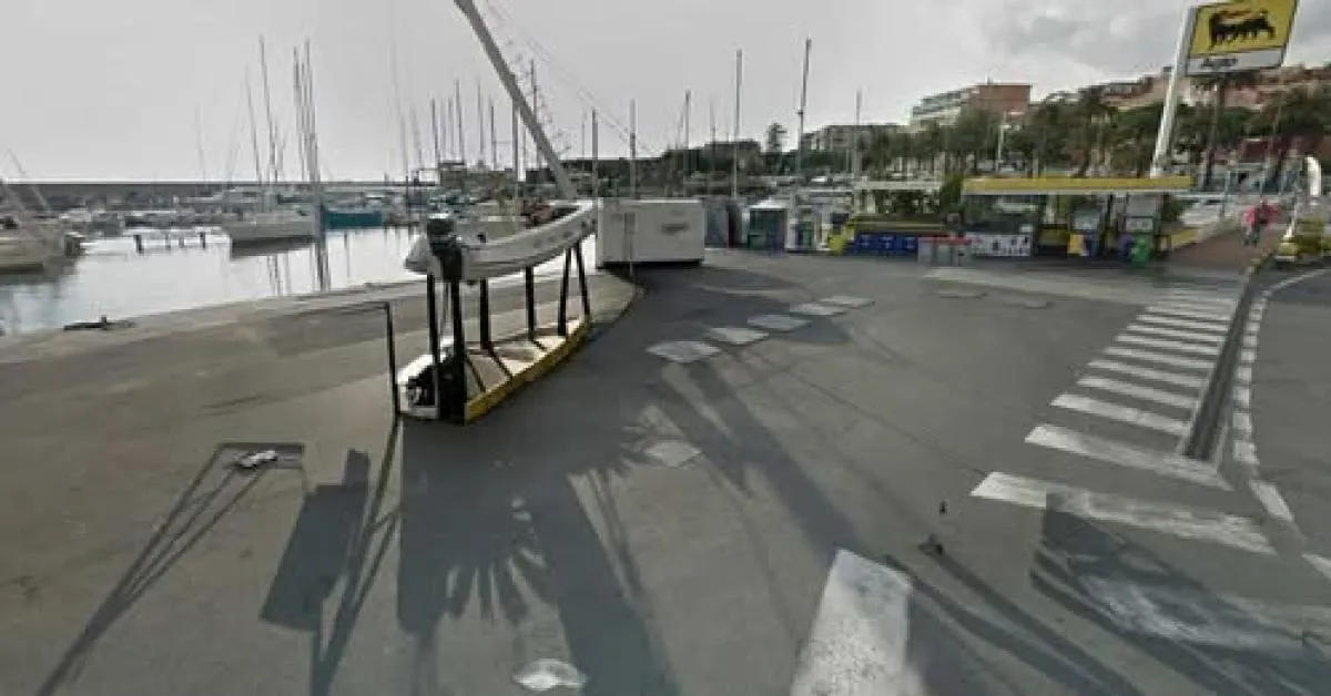 sanremo 13enne tunisino d224 fuoco a clochard per rubargli lo zaino coperte cosparse di benzina riportate ustioni alle gambe da Ilgiornaleditalia.it sanremo 13enne tunisino d224 fuoco a clochard per rubargli lo zaino coperte cosparse di benzina riportate ustioni alle gambe