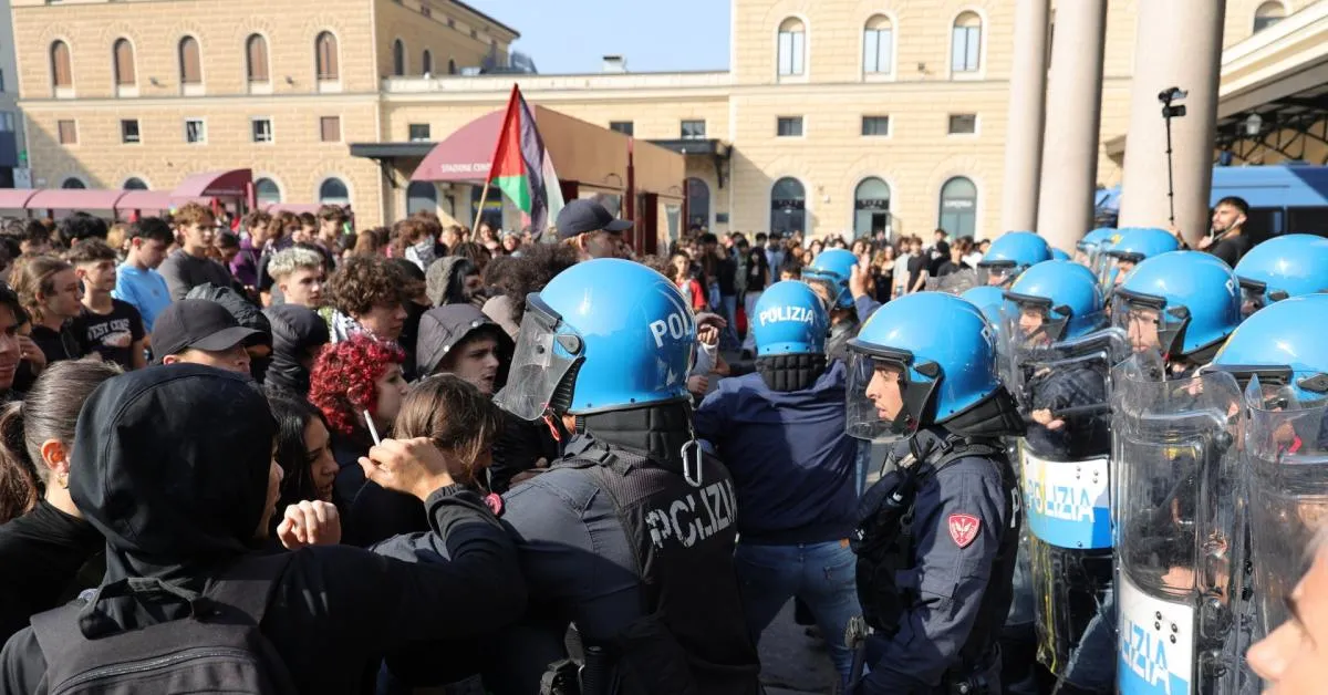 torino cordone di docenti tra studenti e polizia al corteo il prof siragusa non li abbiamo lasciati soli 232 stato naturale da Ilgiornaleditalia.it torino cordone di docenti tra studenti e polizia al corteo il prof siragusa non li abbiamo lasciati soli 232 stato naturale