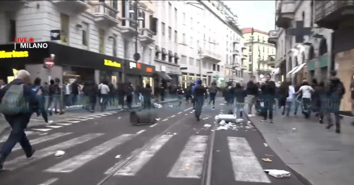 milano scopre la guerriglia senza corteo i saccheggi convocati dai social mettono in crisi il controllo della citt224 da Ilgiornaleditalia.it milano scopre la guerriglia senza corteo i saccheggi convocati dai social mettono in crisi il controllo della citt224