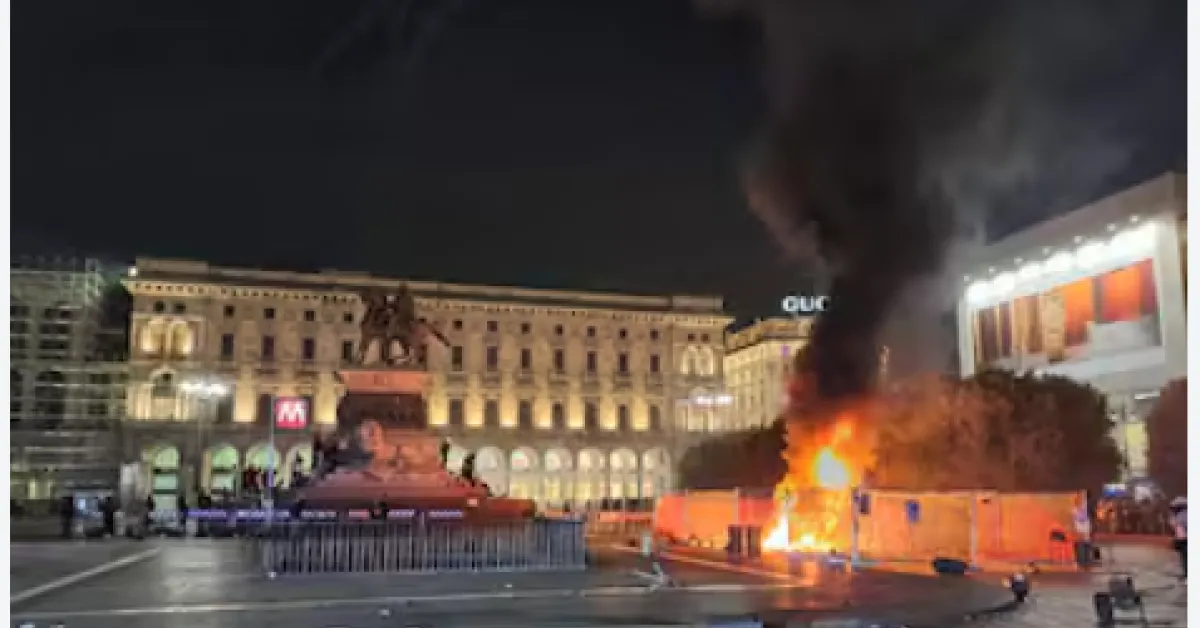 scontri a milano il centro dopo la guerriglia urbana negozi e vetrine distrutti biciclette e monopattini bruciati video da Ilgiornaleditalia.it scontri a milano il centro dopo la guerriglia urbana negozi e vetrine distrutti biciclette e monopattini bruciati video