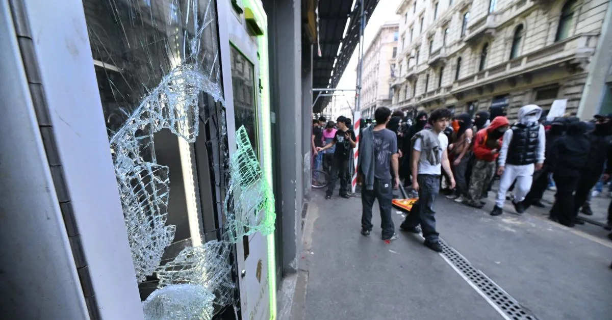 guerriglia milano 35 minorenni arrestati per i saccheggi i ragazzi raccontano gli inviti a rubare su telegram e tiktok