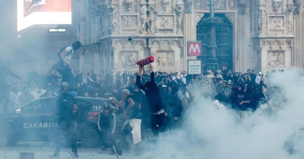 17 ottobre la rivolta diventa un movimento e si struttura il rischio di un ritorno al modello g8 di genova del 2001 per demonizzare la critica al potere