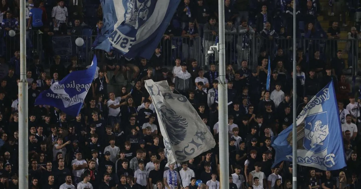 brescia rissa tra estrema destra e nordafricani bottigliata ad un cameriere palestinese tensioni anche con 50 ultras in centro da Ilgiornaleditalia.it brescia rissa tra estrema destra e nordafricani bottigliata ad un cameriere palestinese tensioni anche con 50 ultras in centro