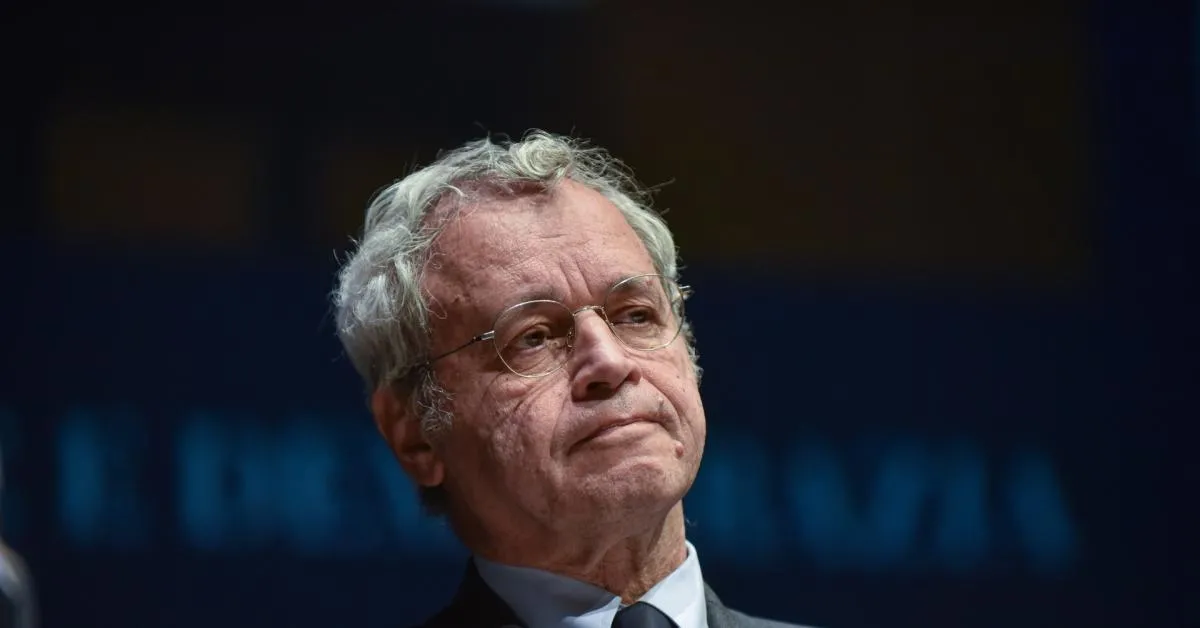 enrico mentana annuncia l8217addio alla conduzione del tgla7 il 23 dicembre saluter242 contratto in scadenza a fine anno da Ilgiornaleditalia.it enrico mentana annuncia l8217addio alla conduzione del tgla7 il 23 dicembre saluter242 contratto in scadenza a fine anno