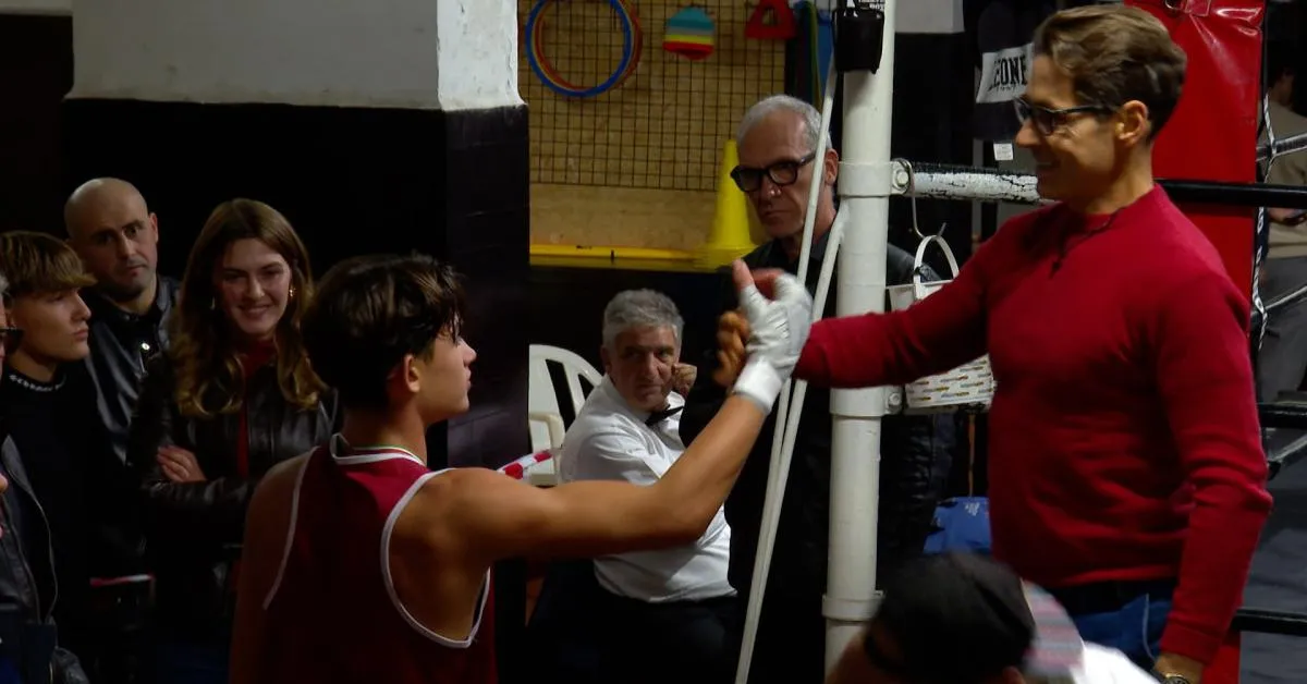 lorenzo berlusconi vince ancora 10 successi su 10 sul ring davanti a pap224 pier silvio