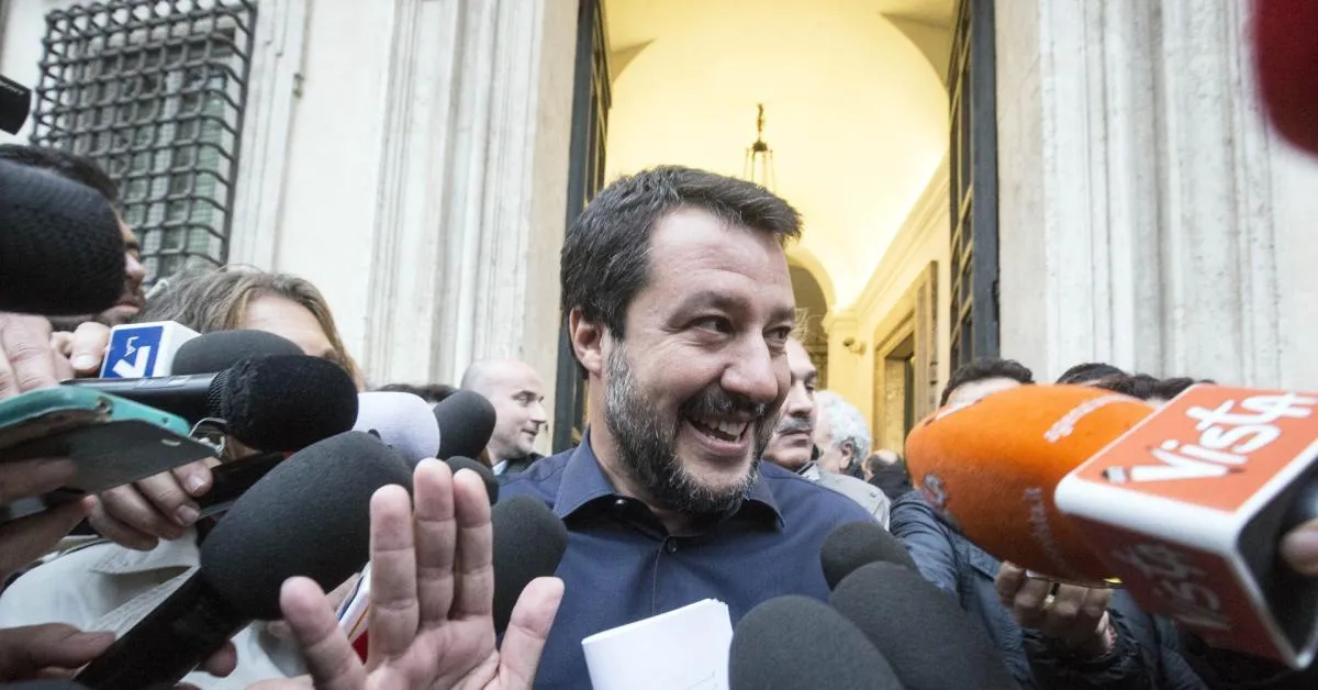 congresso lega giornalisti lontani dalla platea matteo salvini attacca i servi della stampa interviene l8217odg
