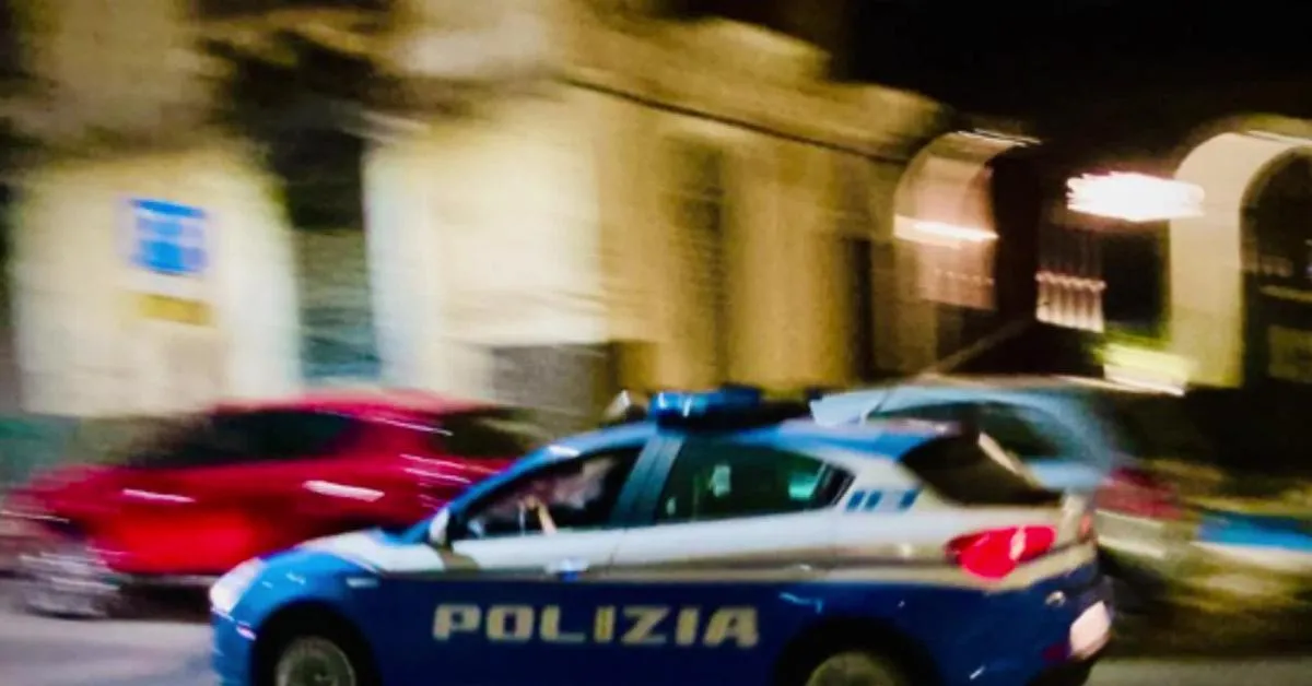 catania 3 poliziotti picchiati con spranghe e sedie durante un controllo antidroga prognosi di 15 giorni 3 arresti video da Ilgiornaleditalia.it catania 3 poliziotti picchiati con spranghe e sedie durante un controllo antidroga prognosi di 15 giorni 3 arresti video