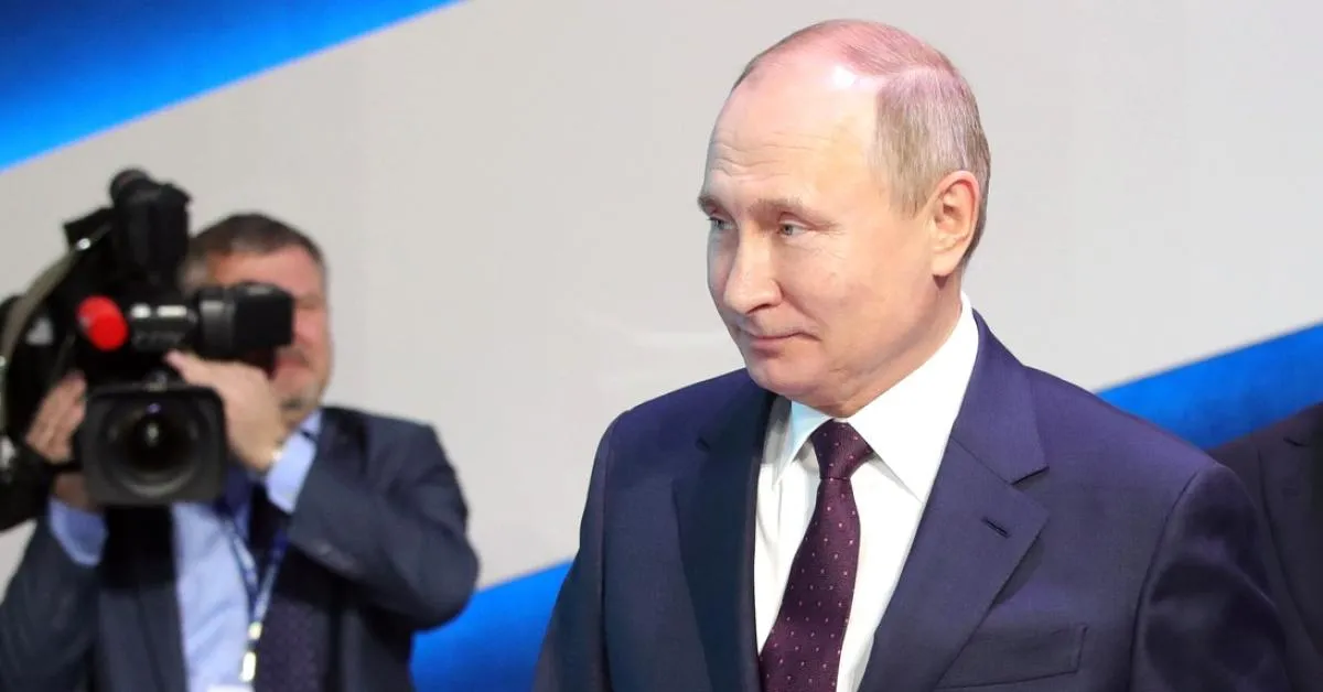 la russia colpisce il quartier generale degli 007 ucraini mentre trump riapre il negoziato la pace comincia sotto le bombe