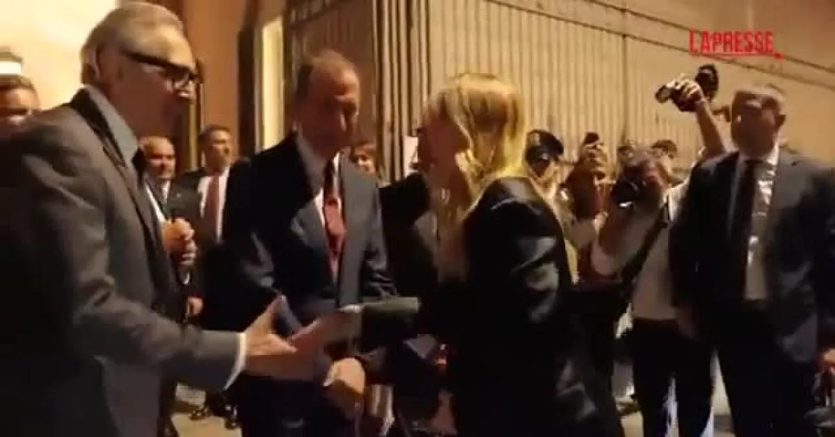 meloni alla fashion week il governo c 232 per la moda m5s la attacca diserta assemblea onu per andare a milano video da Ilgiornaleditalia.it meloni alla fashion week il governo c 232 per la moda m5s la attacca diserta assemblea onu per andare a milano video