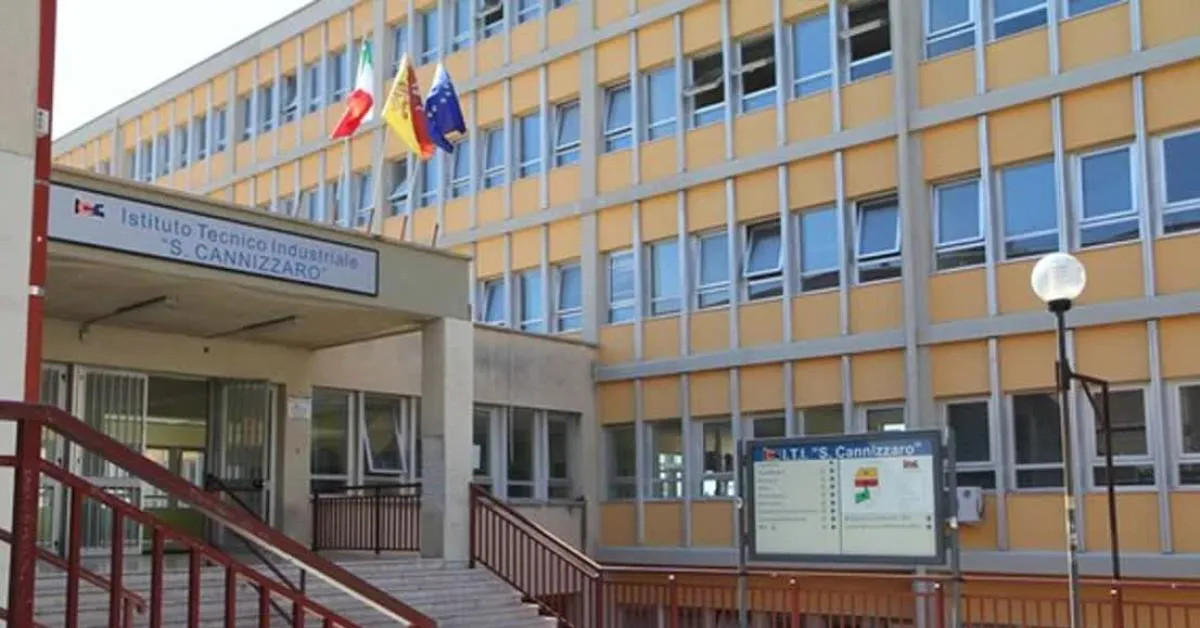 messina avvocato 58enne aggredito con acido da una cliente ustioni sul 20 del corpo tra volto torace e addome video da Ilgiornaleditalia.it messina avvocato 58enne aggredito con acido da una cliente ustioni sul 20 del corpo tra volto torace e addome video